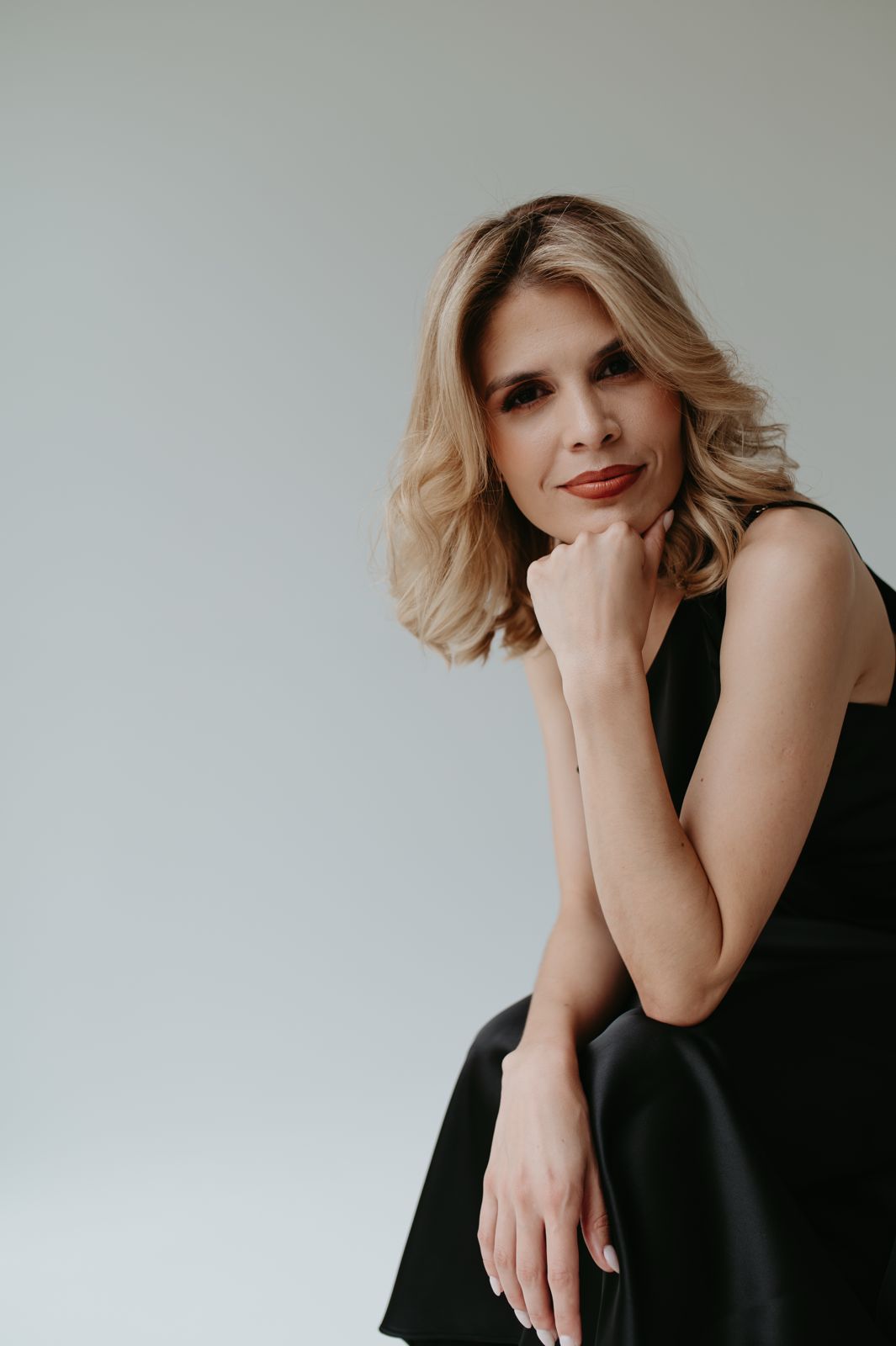 Dra. Liliana Fernandes, médica dentista especialista em tratamentos estéticos